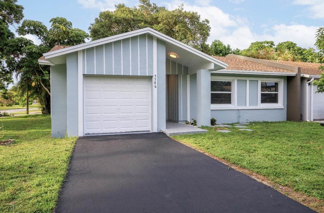 5586 Lakewood Circle - Photo 1