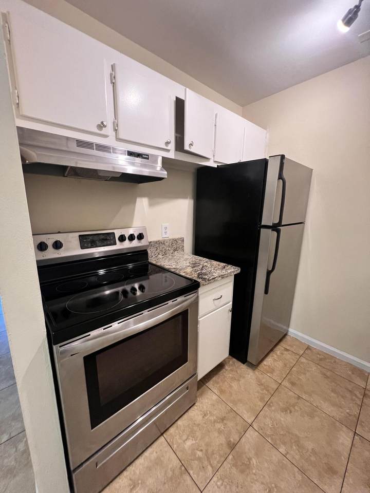 1500 Congress Avenue - Photo 1