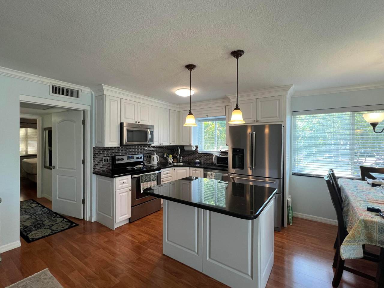 181 Farnham H - Photo 1
