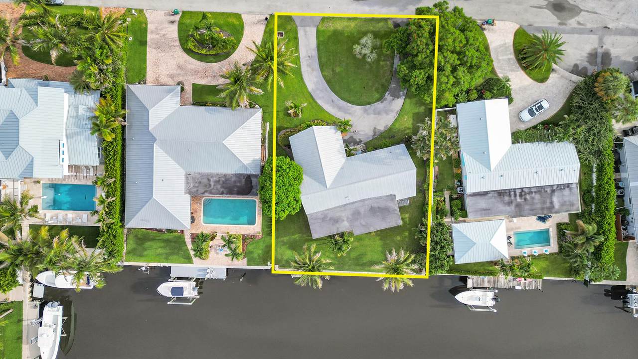 16 Country Club Circle - Photo 1