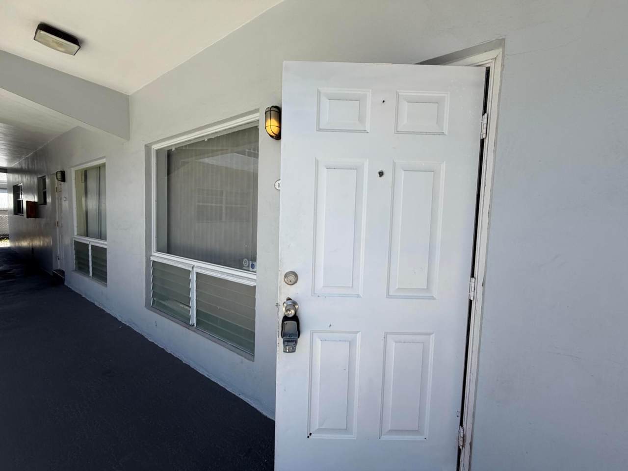 915 8th Street - Photo 1
