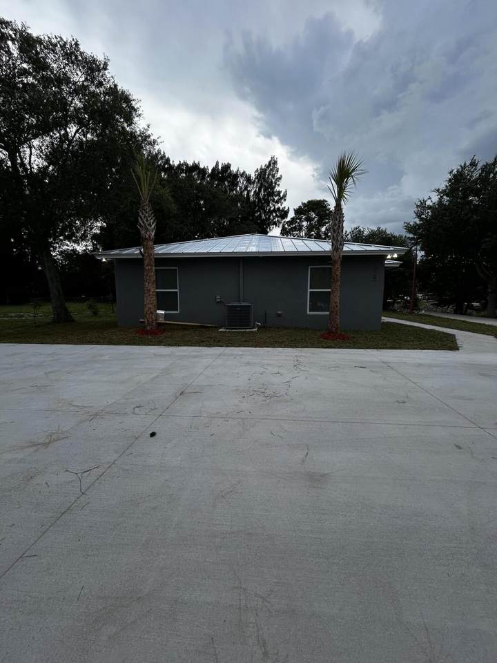 325 14TH N Street - Photo 1