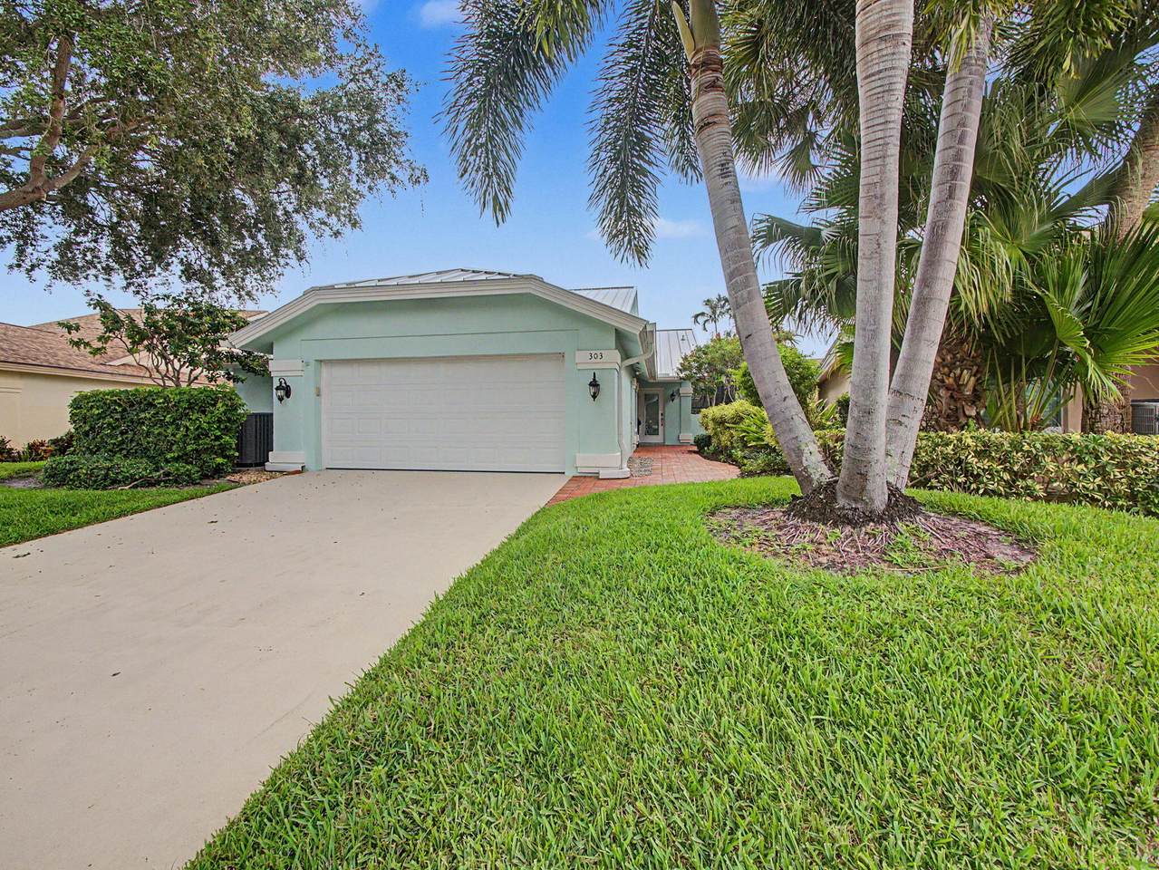 303 Leeward Drive - Photo 1