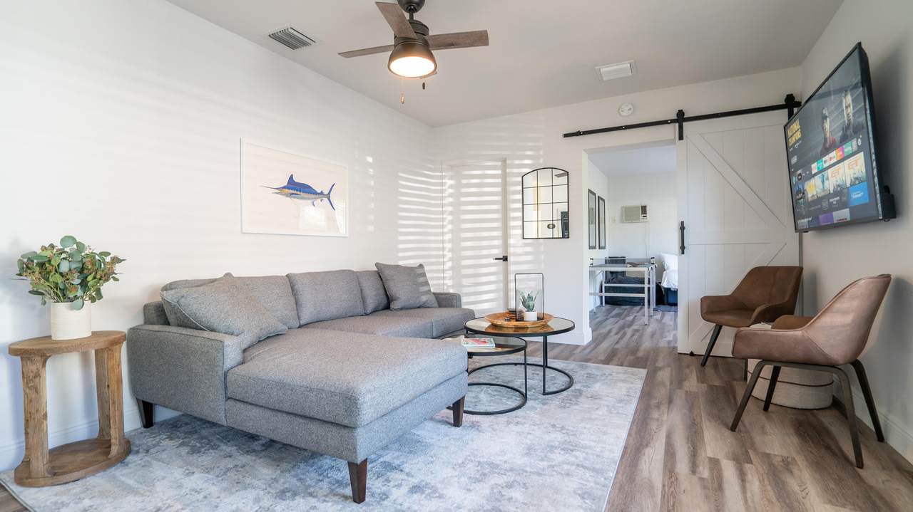 1905 2nd Street - Photo 1