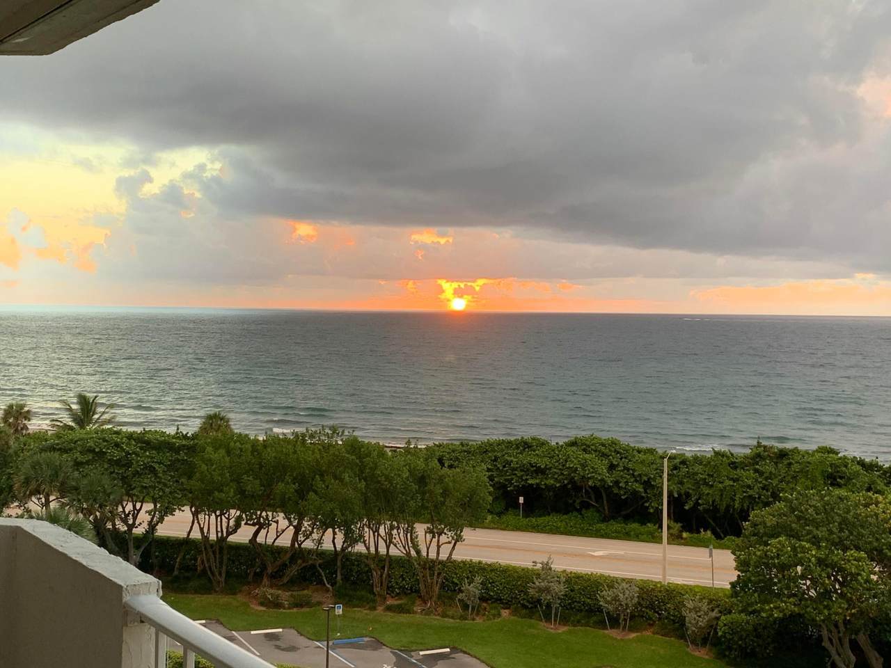 https://bt-photos.global.ssl.fastly.net/beaches/1280_boomver_1_B26060922-2.jpg