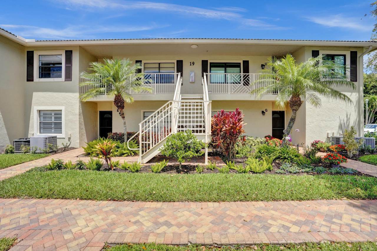 19 Stratford Drive - Photo 1