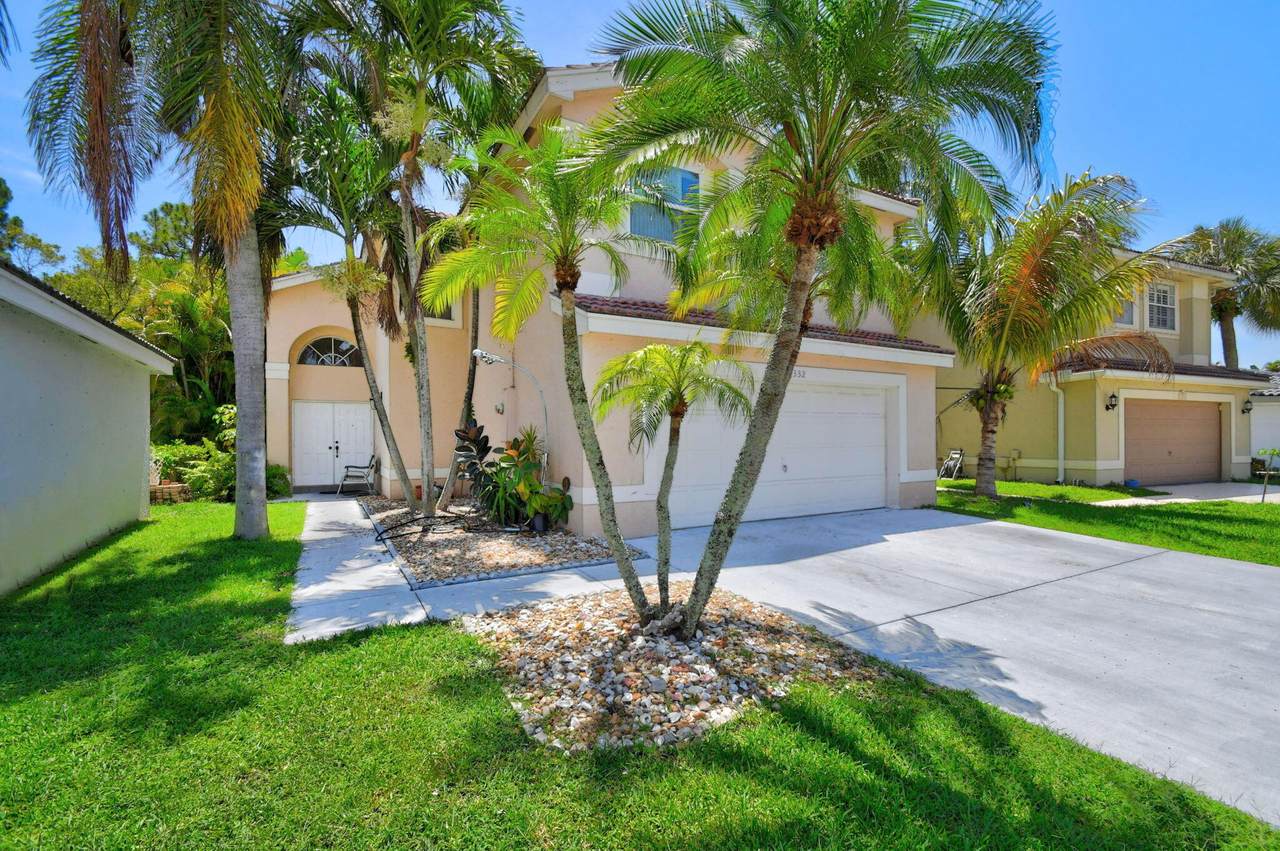 8332 Bermuda Sound Way - Photo 1