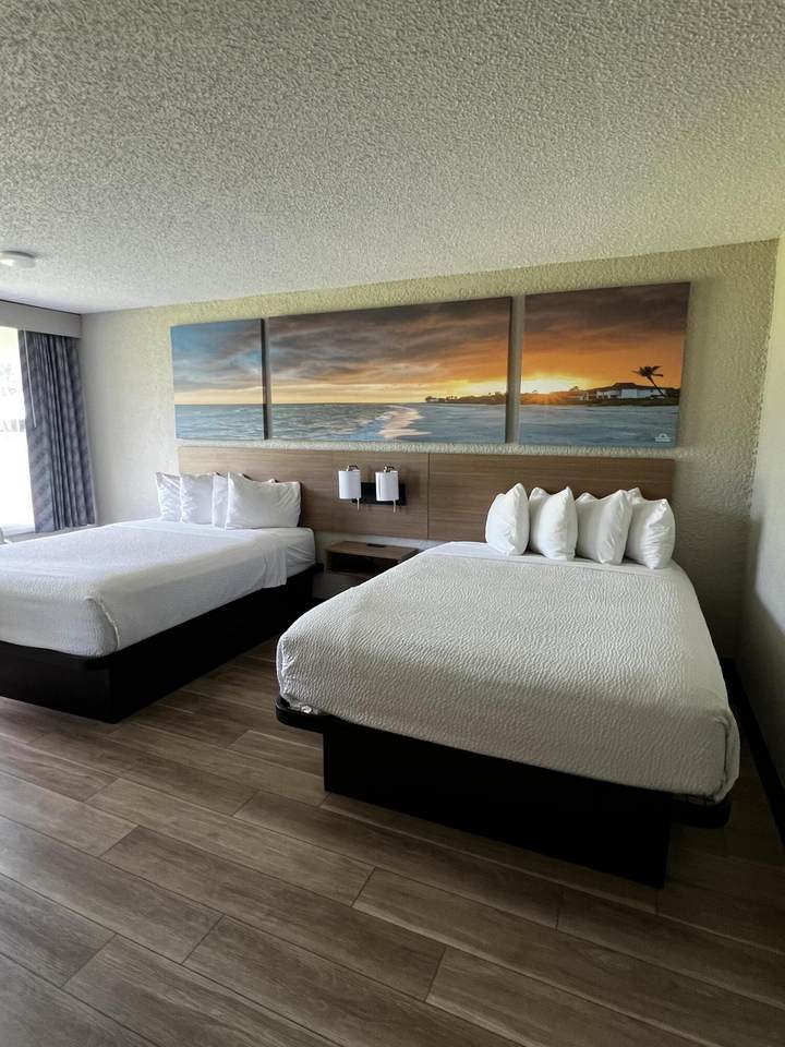 https://bt-photos.global.ssl.fastly.net/beaches/1280_boomver_1_B26062158-2.jpg