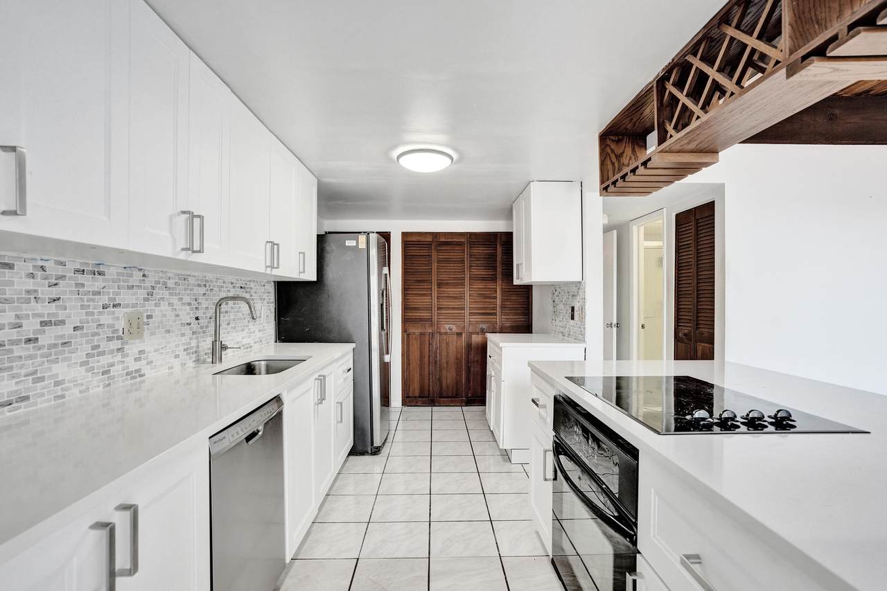 731 Coco Plum Circle - Photo 1