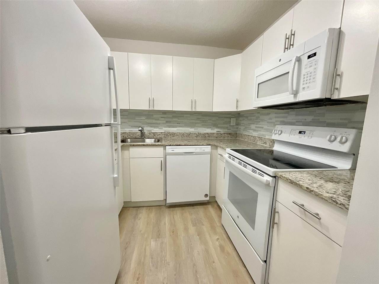 9517 Fontainebleau Boulevard - Photo 1