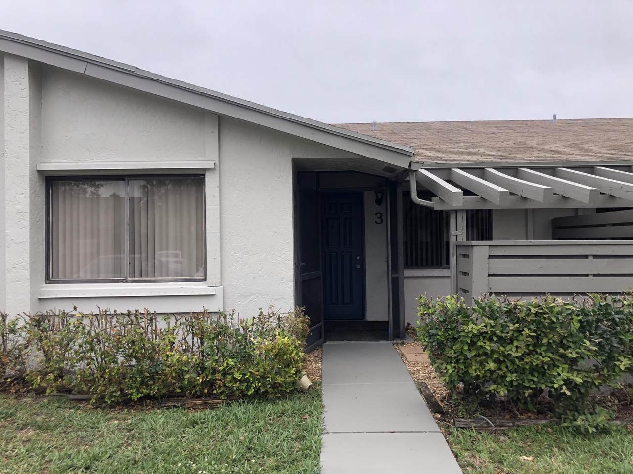 445 Lakeview Drive - Photo 1