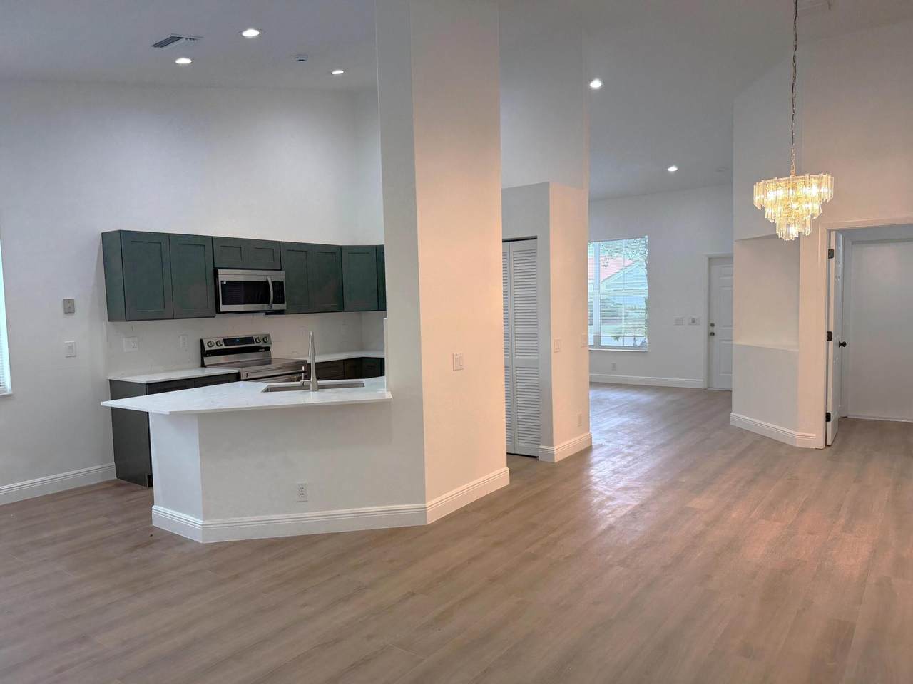 https://bt-photos.global.ssl.fastly.net/beaches/1280_boomver_1_B26062828-2.jpg