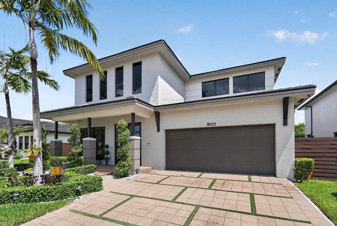 9023 161ST Terrace - Photo 1