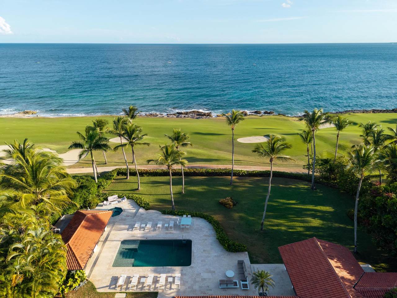 https://bt-photos.global.ssl.fastly.net/beaches/1280_boomver_1_B26063330-2.jpg