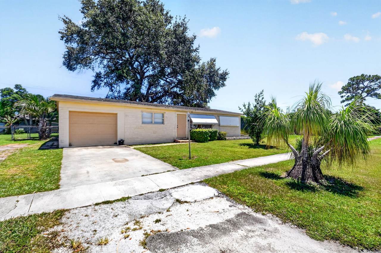 1572 Woodland Avenue - Photo 1