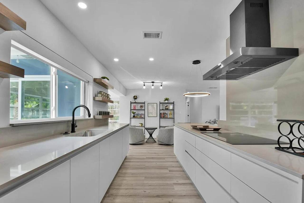 803 Bluebird Drive - Photo 1