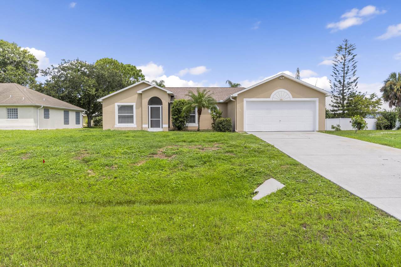 717 Tulip Drive - Photo 1