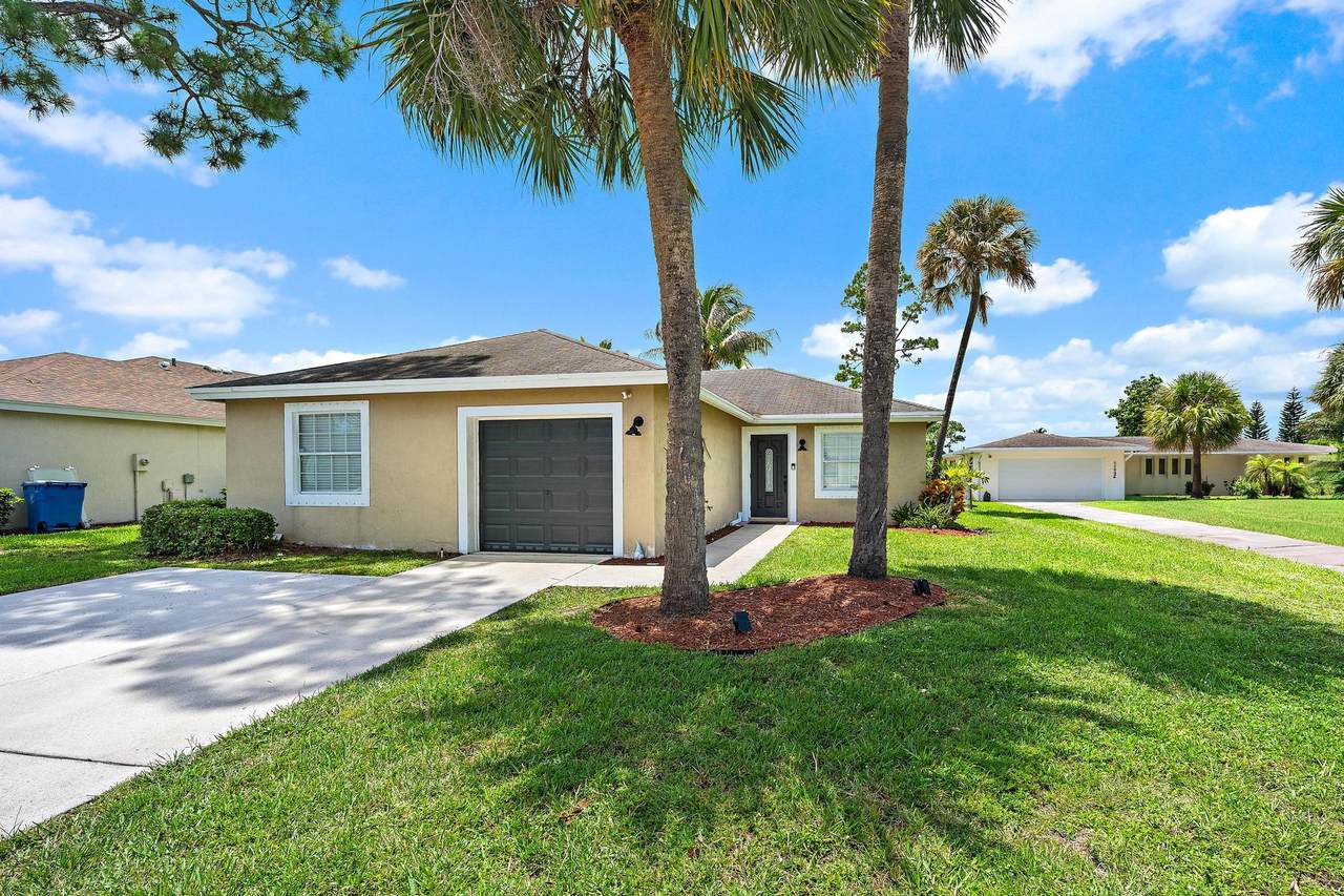 5483 Club Circle - Photo 1