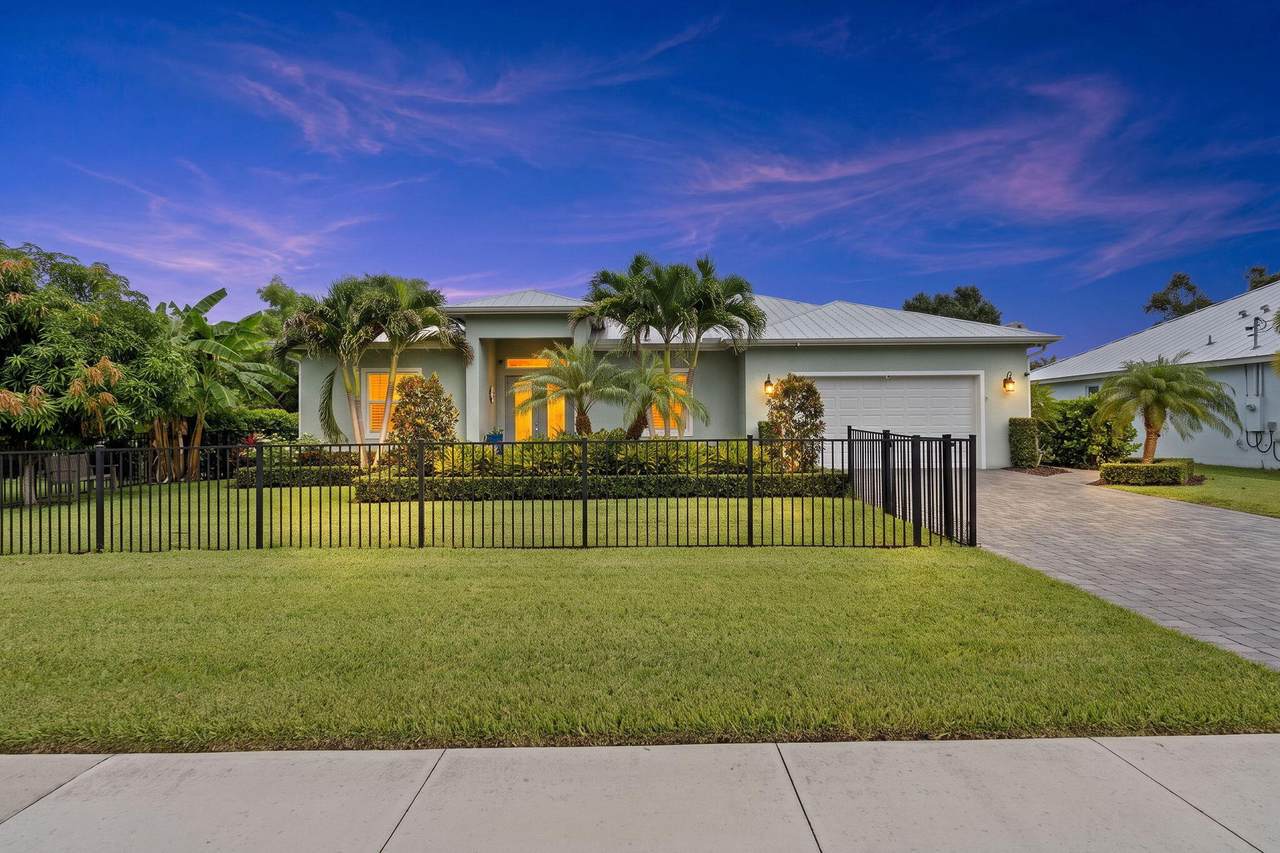 232 Indian Groves Drive - Photo 1