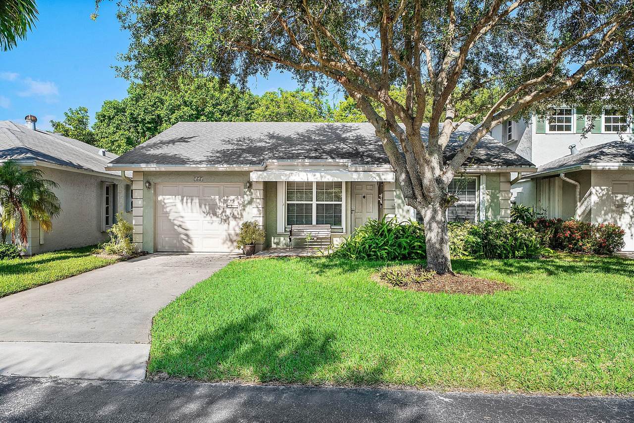 241 Del Rio Boulevard - Photo 1