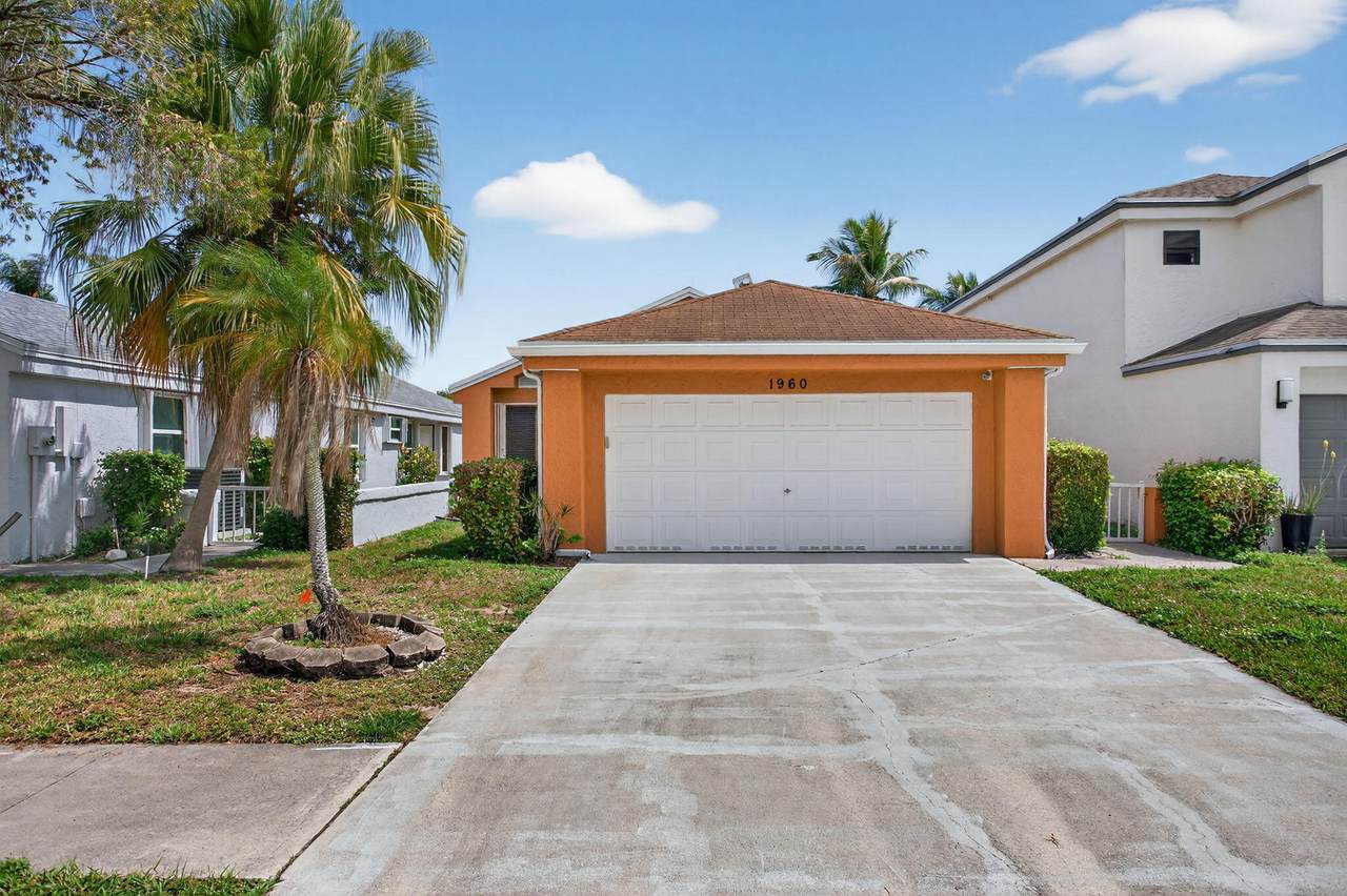 1960 34th Avenue - Photo 1