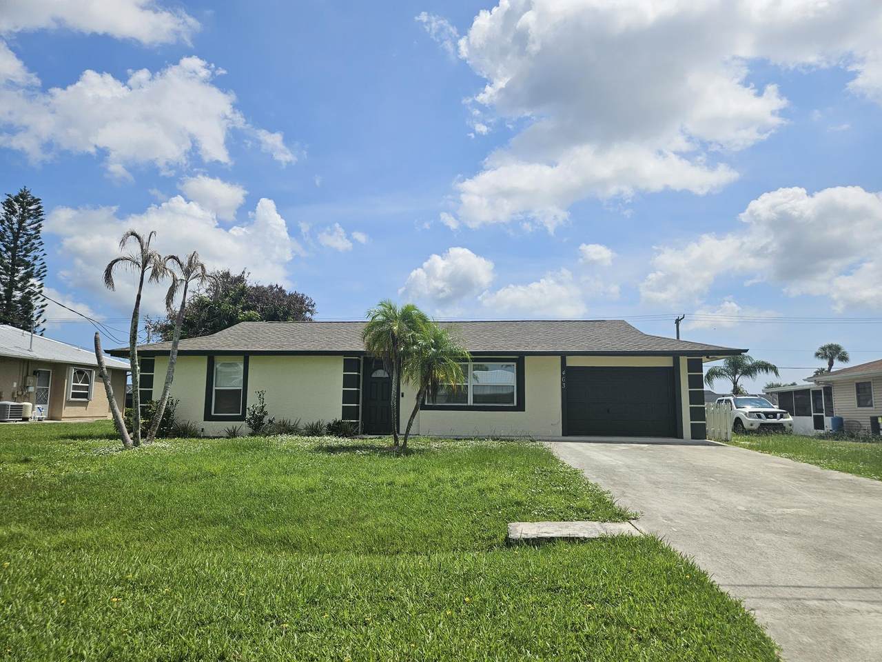 463 Ravenswood Lane - Photo 1