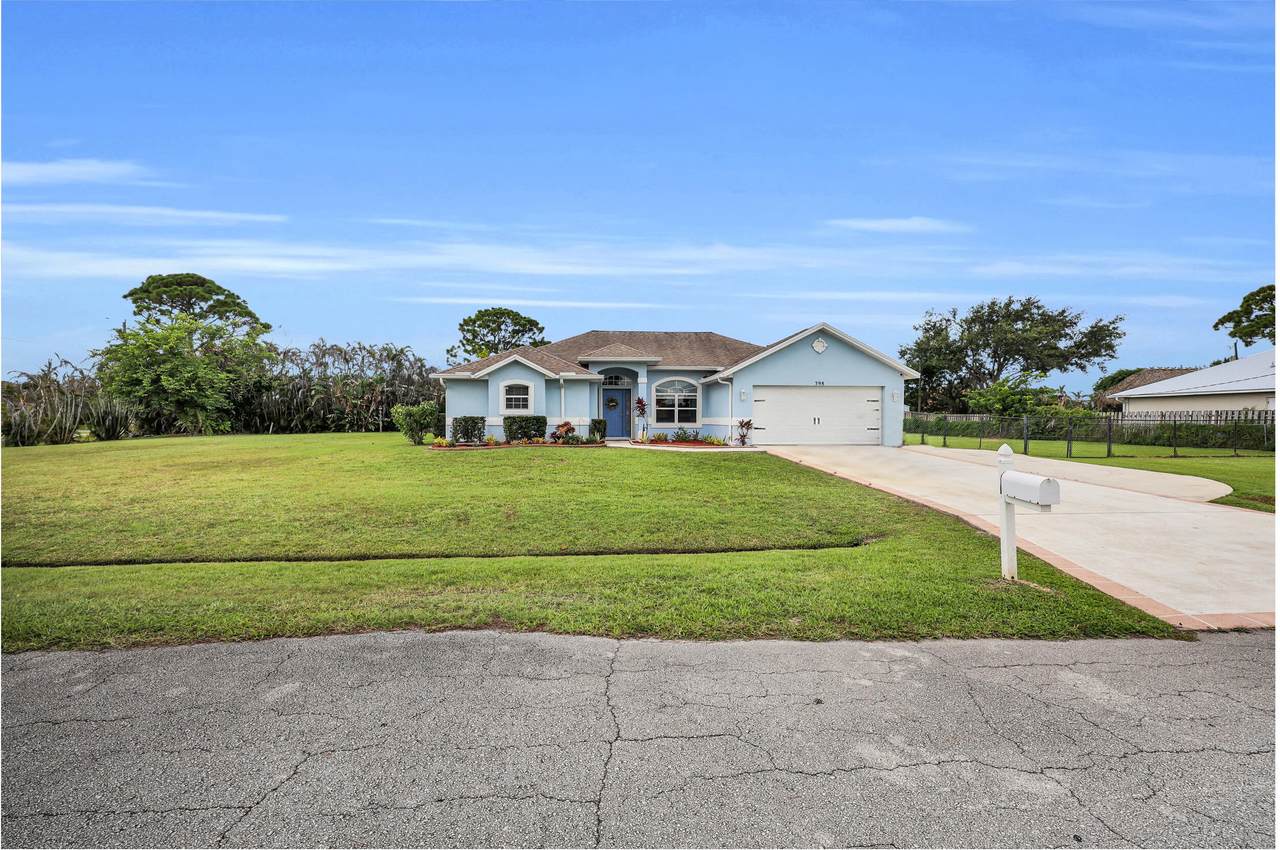 398 Bayview Terrace - Photo 1