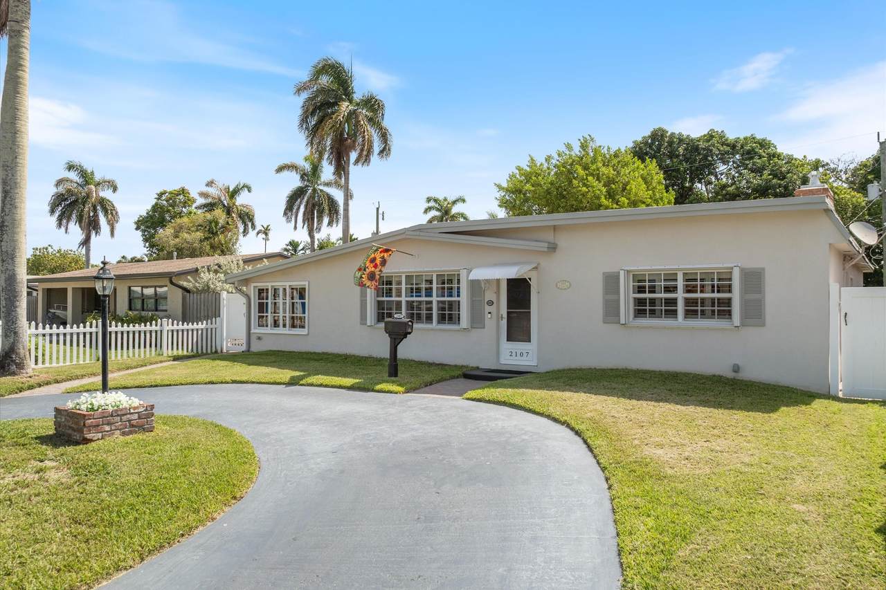 2107 15TH Avenue - Photo 1