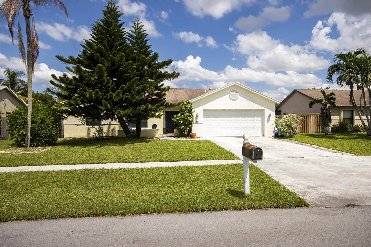 35 Cedar Circle - Photo 1