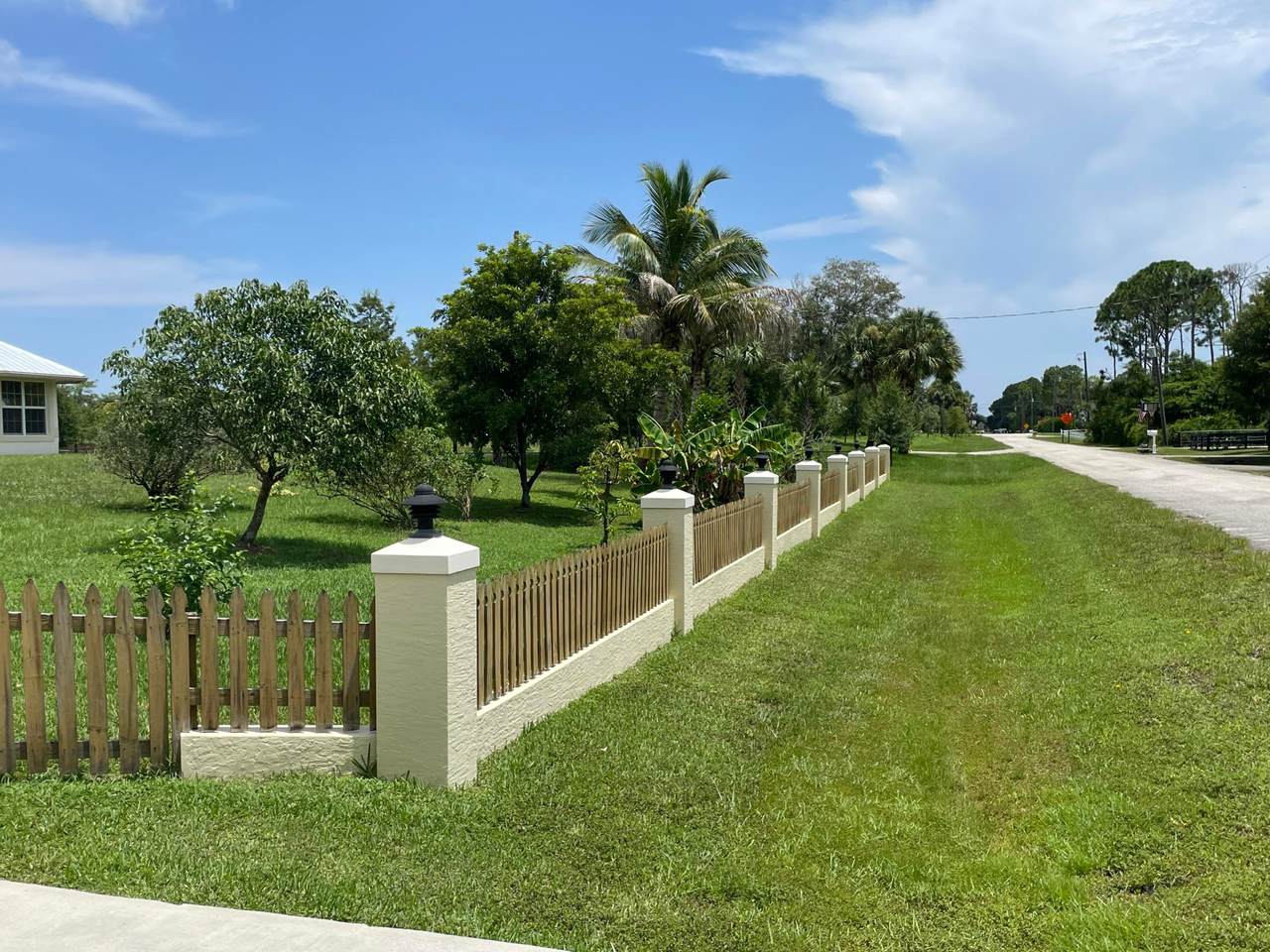 https://bt-photos.global.ssl.fastly.net/beaches/1280_boomver_1_B26064925-2.jpg