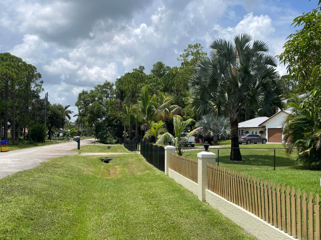 https://bt-photos.global.ssl.fastly.net/beaches/1280_boomver_1_B26064925-2.jpg
