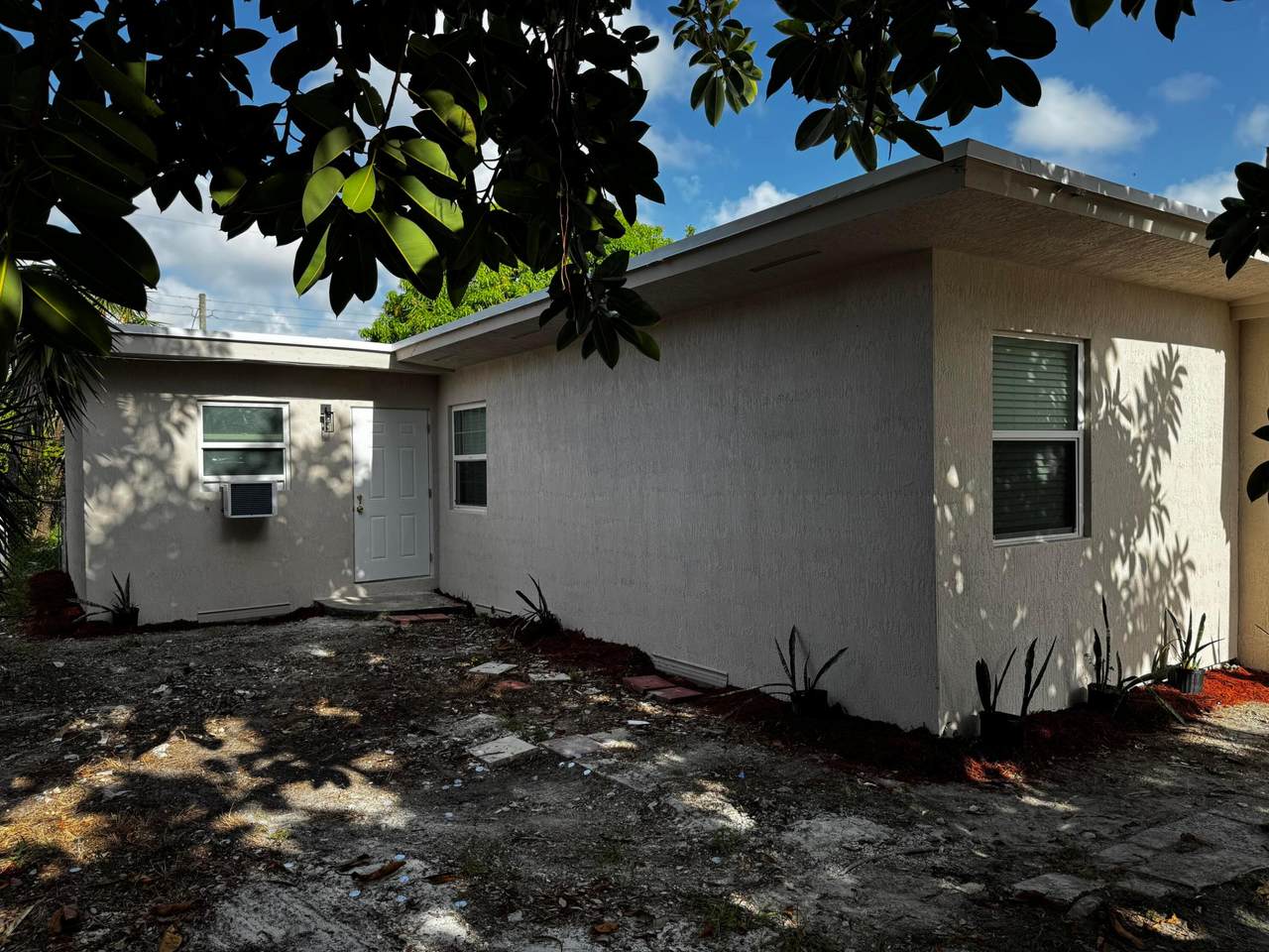 405 E Street - Photo 1