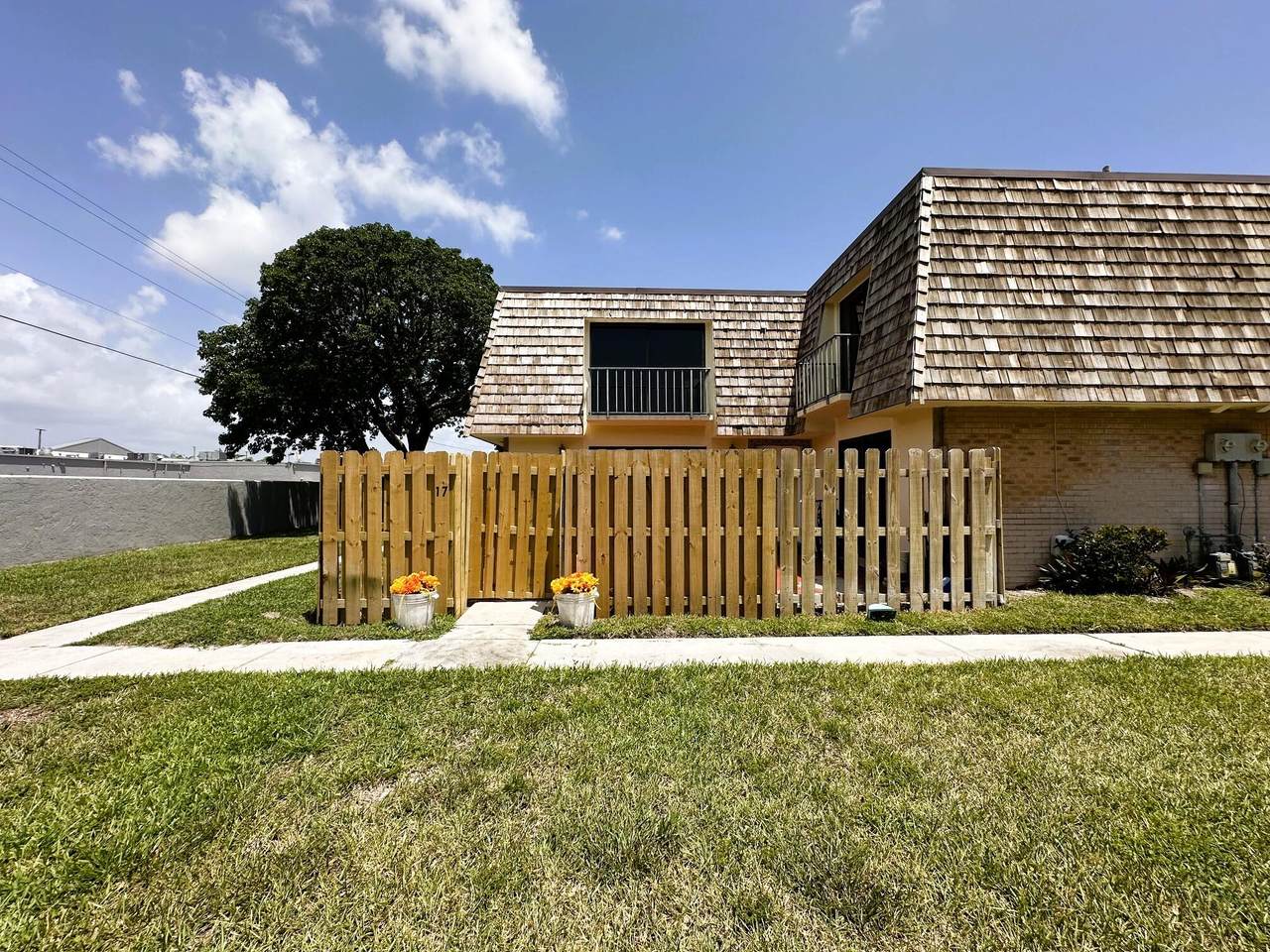 17 Lake Arbor Drive - Photo 1