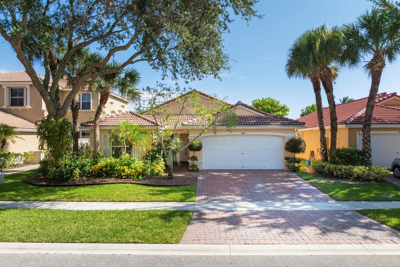 4977 Victoria Circle - Photo 1