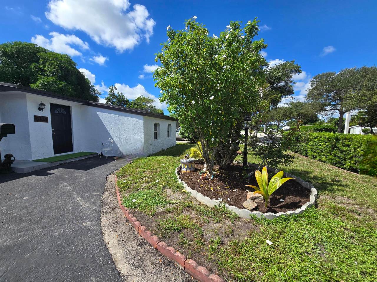 6138 Southgate Boulevard - Photo 1