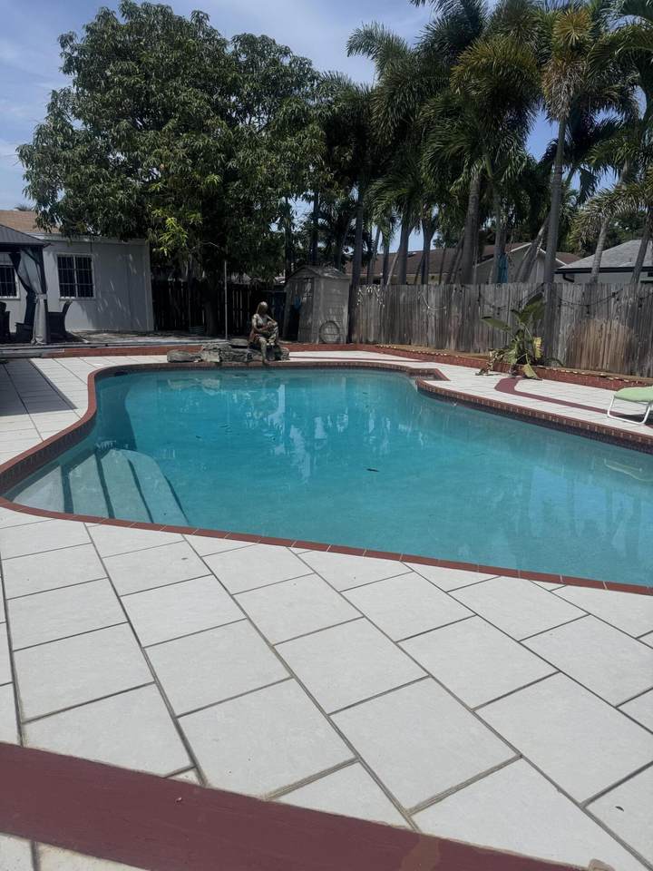https://bt-photos.global.ssl.fastly.net/beaches/1280_boomver_1_B26065423-2.jpg