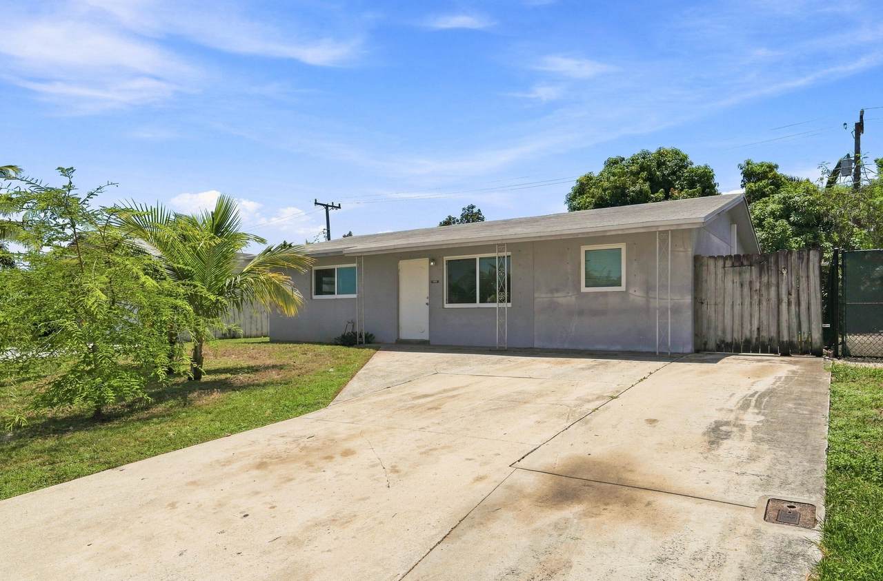 1010 Pinetree Drive - Photo 1