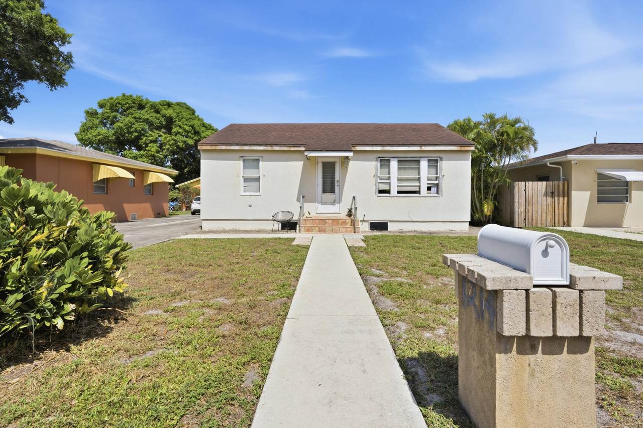 1214 C Street - Photo 1