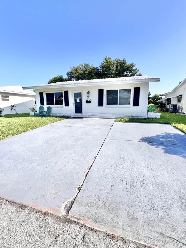 6711 72nd Street - Photo 1