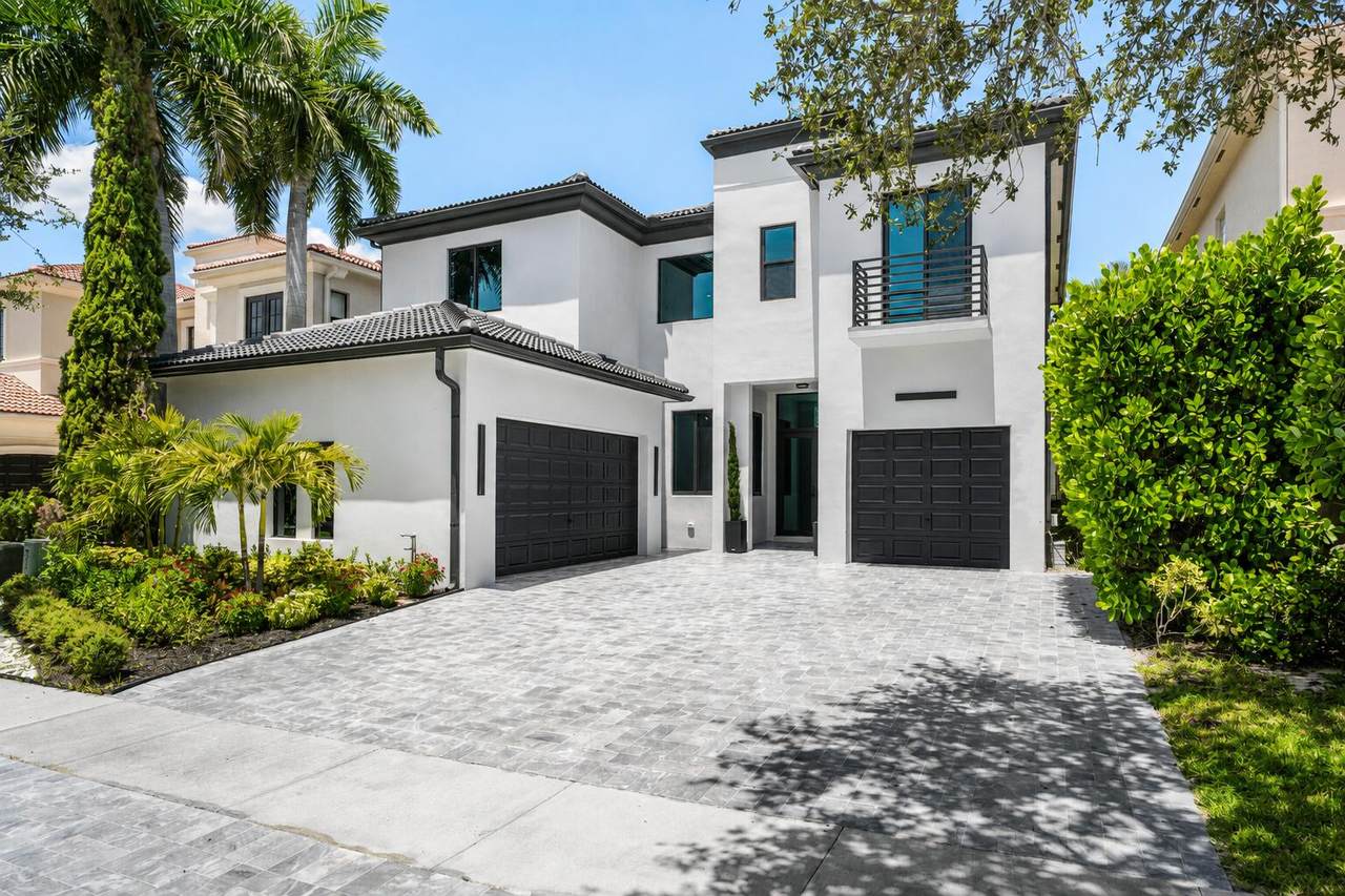 17931 Lake Azure Way - Photo 1