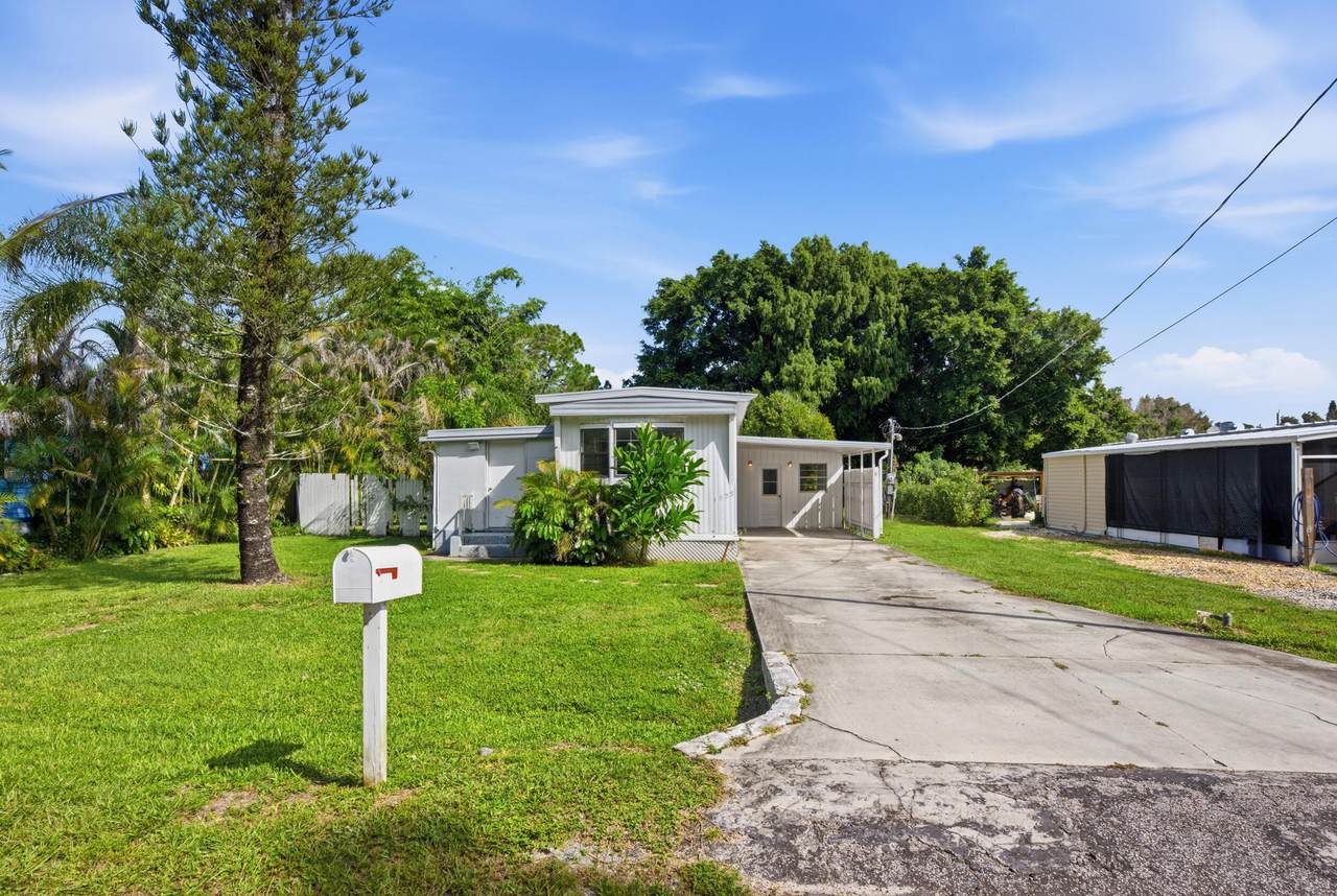 1823 College Street - Photo 1