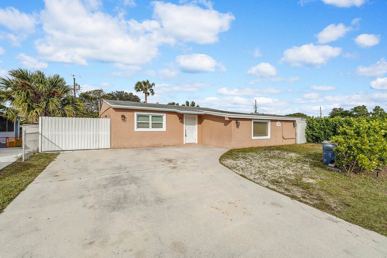 4389 Bellewood Street - Photo 1