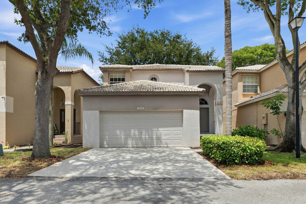 5205 Eagle Cay Manor - Photo 1