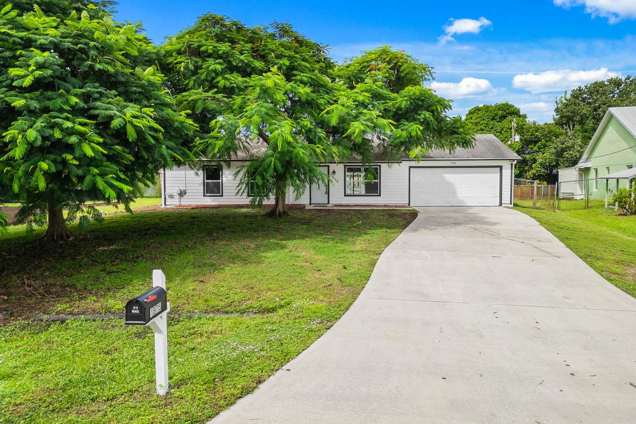 1575 Fresno Road - Photo 1