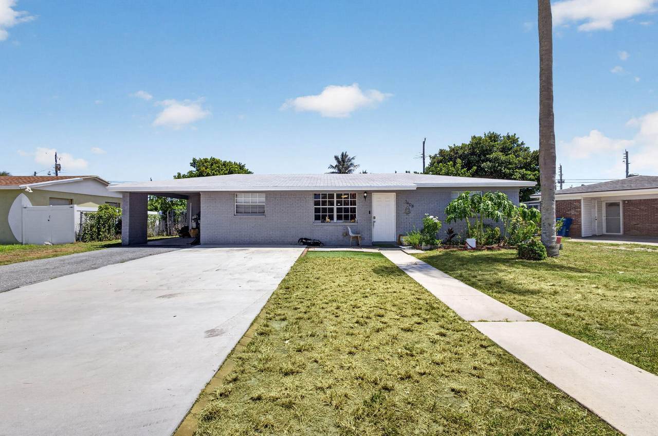 3408 Avenue H - Photo 1