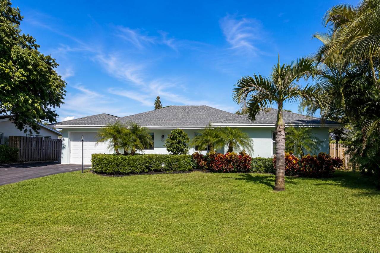364 Venus Avenue - Photo 1