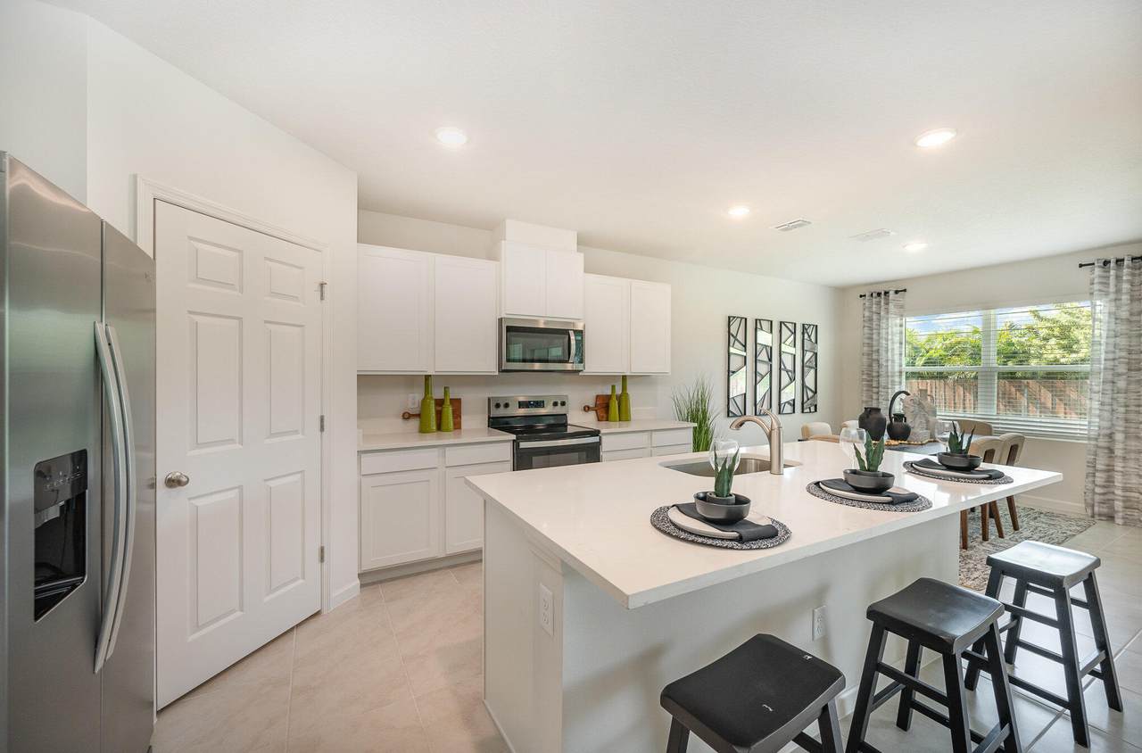https://bt-photos.global.ssl.fastly.net/beaches/1280_boomver_1_B26067350-2.jpg