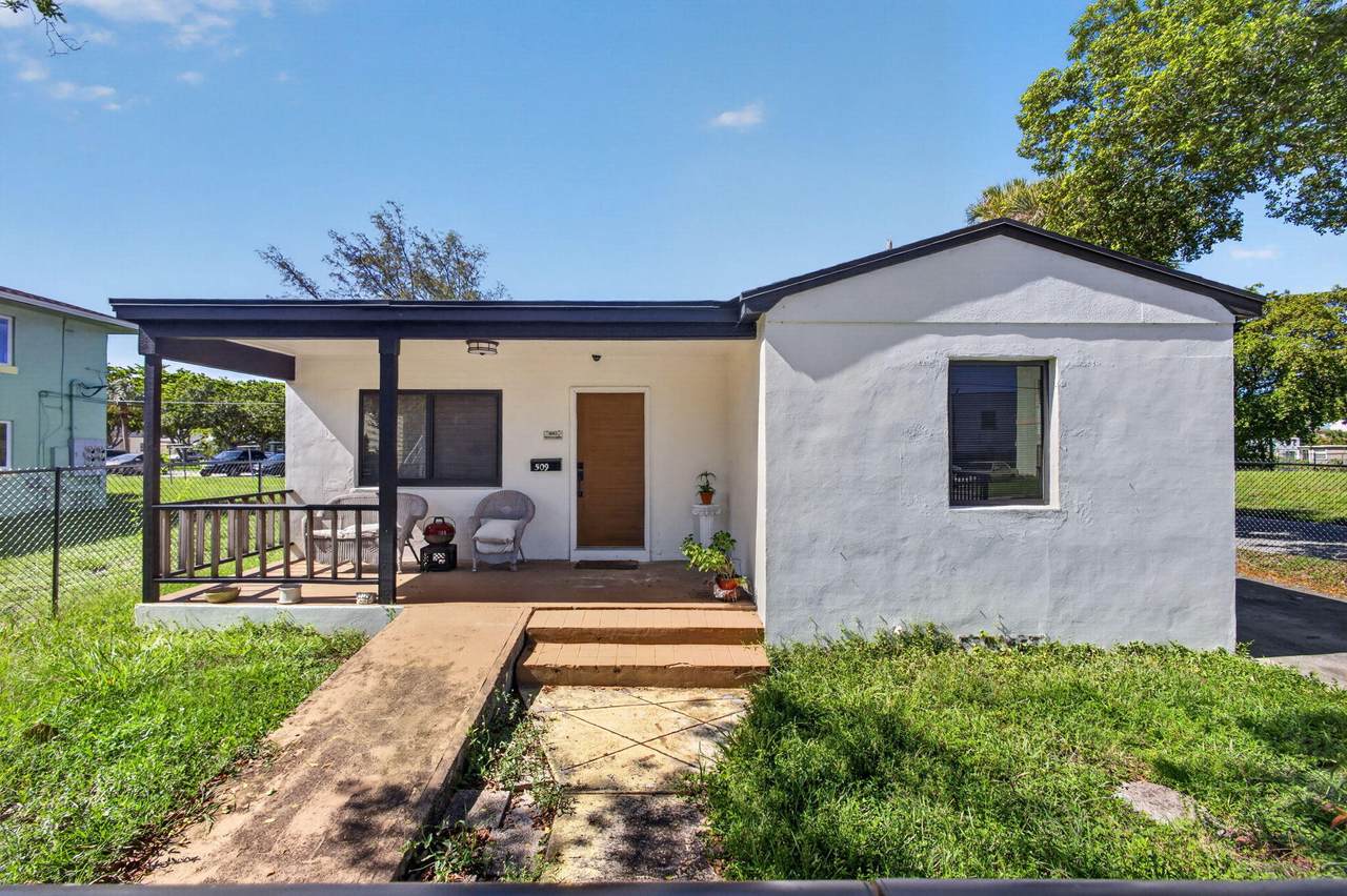 509 20TH Street - Photo 1