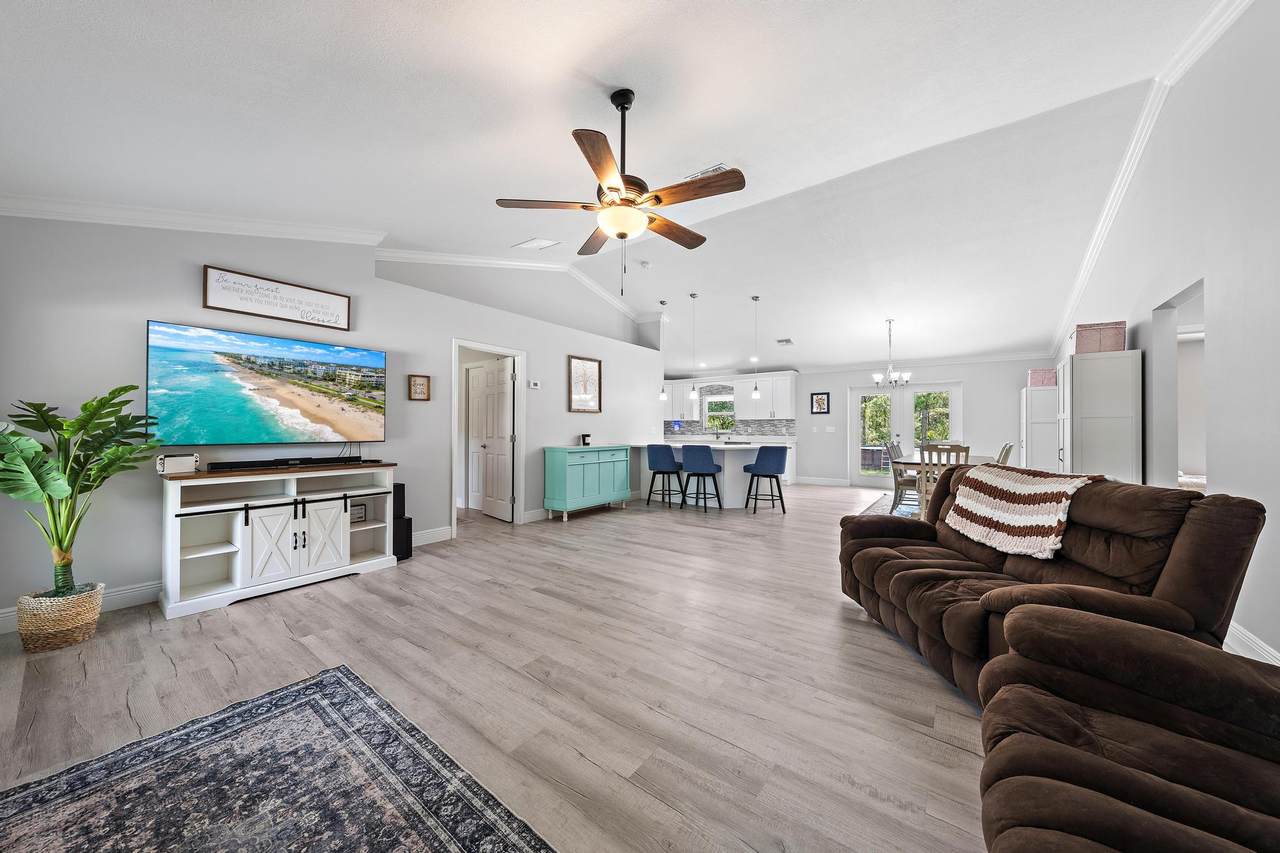 2600 103RD Avenue - Photo 1