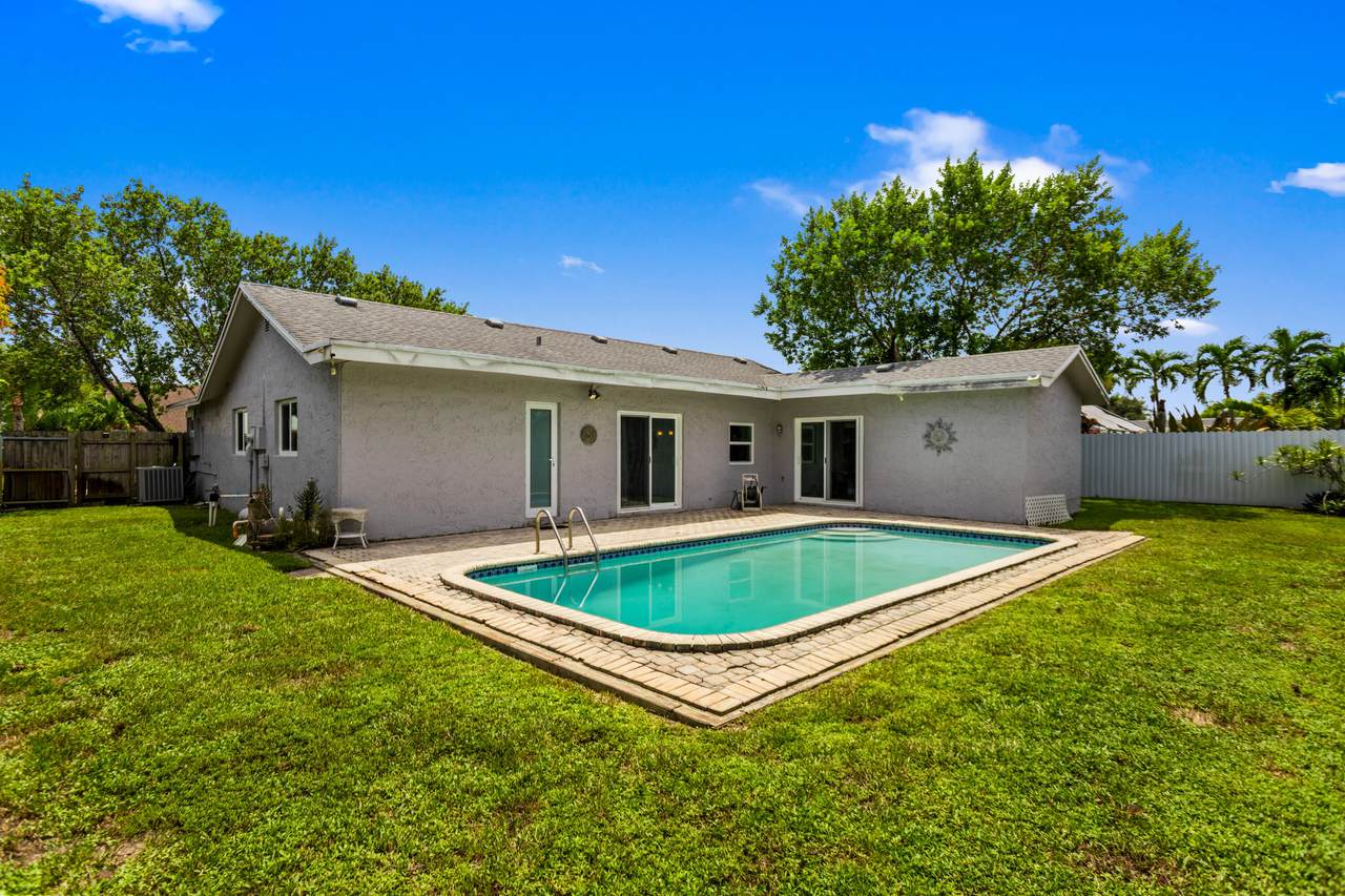 8621 3RD Street - Photo 1